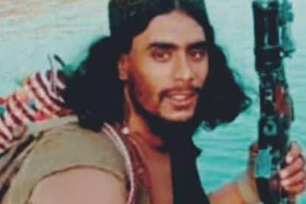 مصادر: ثلاثة أفغان شاركوا في الهجوم الانتحاري على قاعدة عسكرية باكستانية