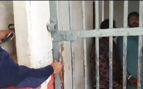 د خیبر پښتونخوا په پېښور او ځینو نورو سیمو کې پولیسو شاوخوا ۲۰۰ افغان کډوال نیولي دي