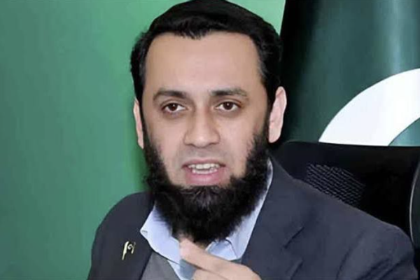 اتهمت باكستان حركة طالبان باستهداف المدنيين «بشكل متعمد»