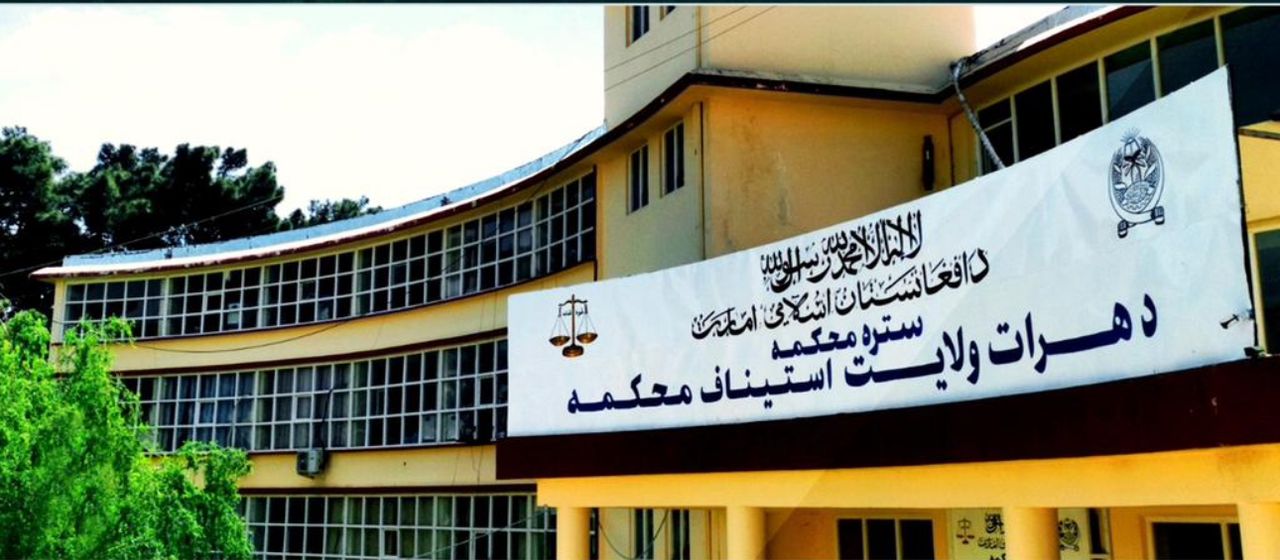 طالبانو په هرات کې درې تنه د نشه‌یي توکو د پلور، لېږد او رالیږد په تور په دورو وهلي 