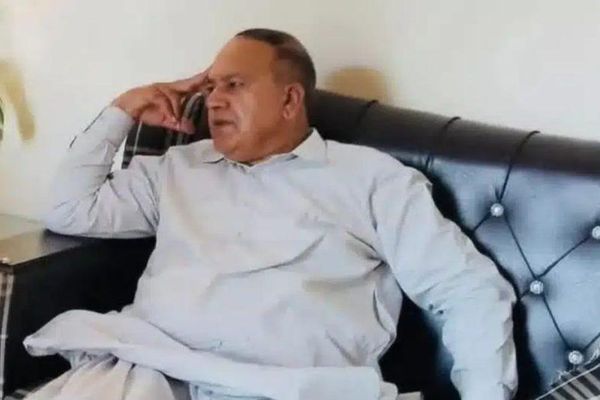 د تحریک انصاف ګوند یو مخکښ غړی په کشمیر کې د ناپیژاندو وسلهوالو لهخوا په ډزو وژل شوی