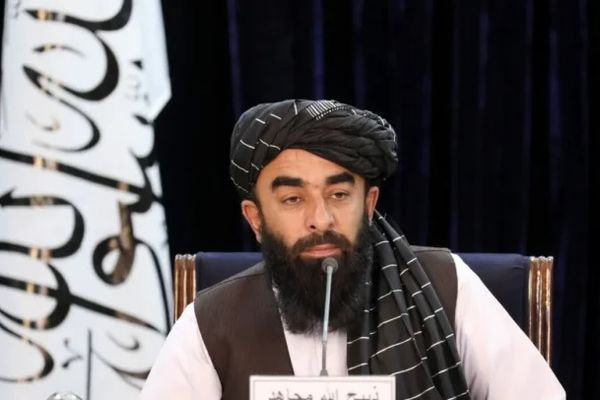 ذبیح الله مجاهد: د پاکستان «واقعي علماء» پر افغانستان د پاکستاني پوځ د بریدونو مخالف دي