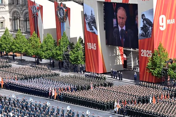 کرملین: اروپا خود را برای جنگ با روسیه آماده میکند