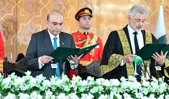 د پاکستان نوي ولسمشر اصف علي زرداري د خپلې دندې لوړه وکړه