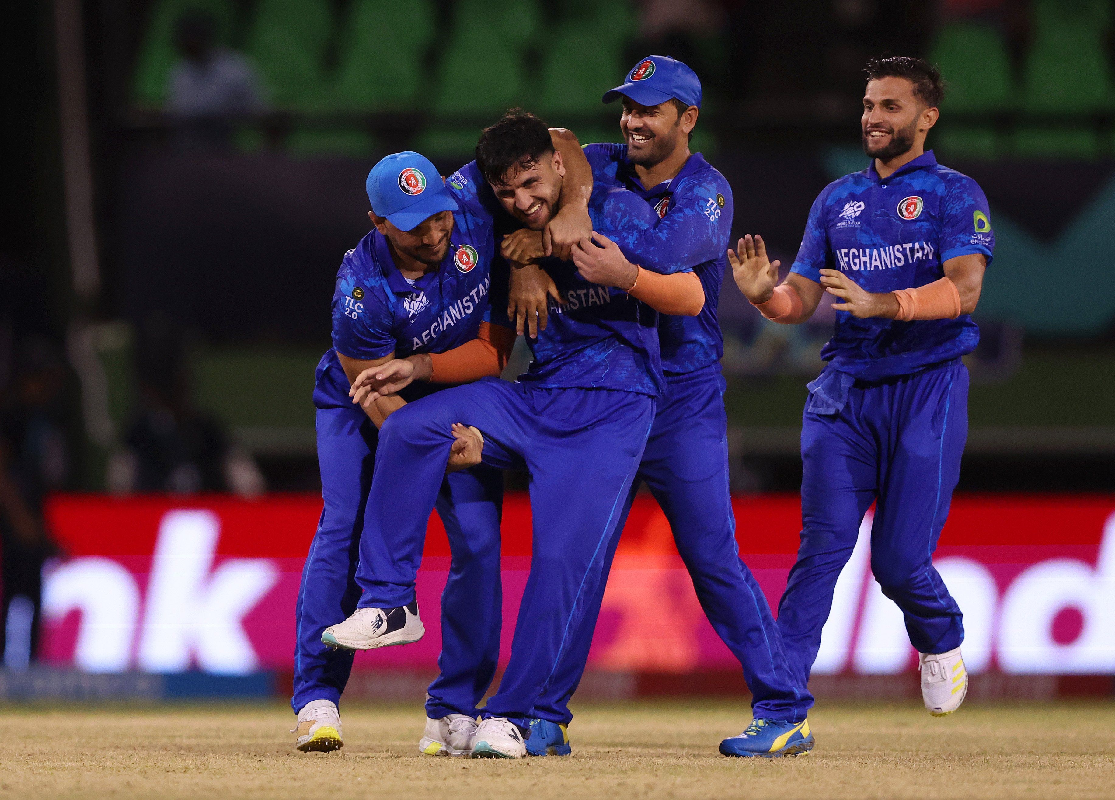 د افغان کرېکټ لوبډلې بری؛ غني او کرزي ولس ته مبارکي ور کړه خو طالبان خاموش دي