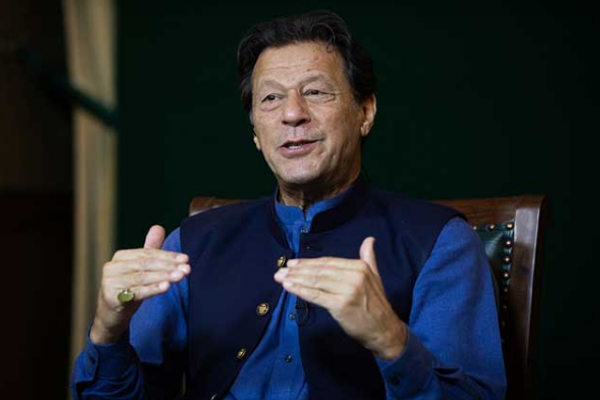 عمران خان د پاکستان او افغانستان د سېلابونو له زیانمنو او زلزلهځپلو سره خواخوږي وښوده