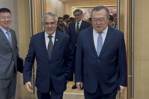 اسحاق ډار د پاکستان د «ملي حاکمیت» په برخه کې د چین د ملاتړ ستاینه وکړه