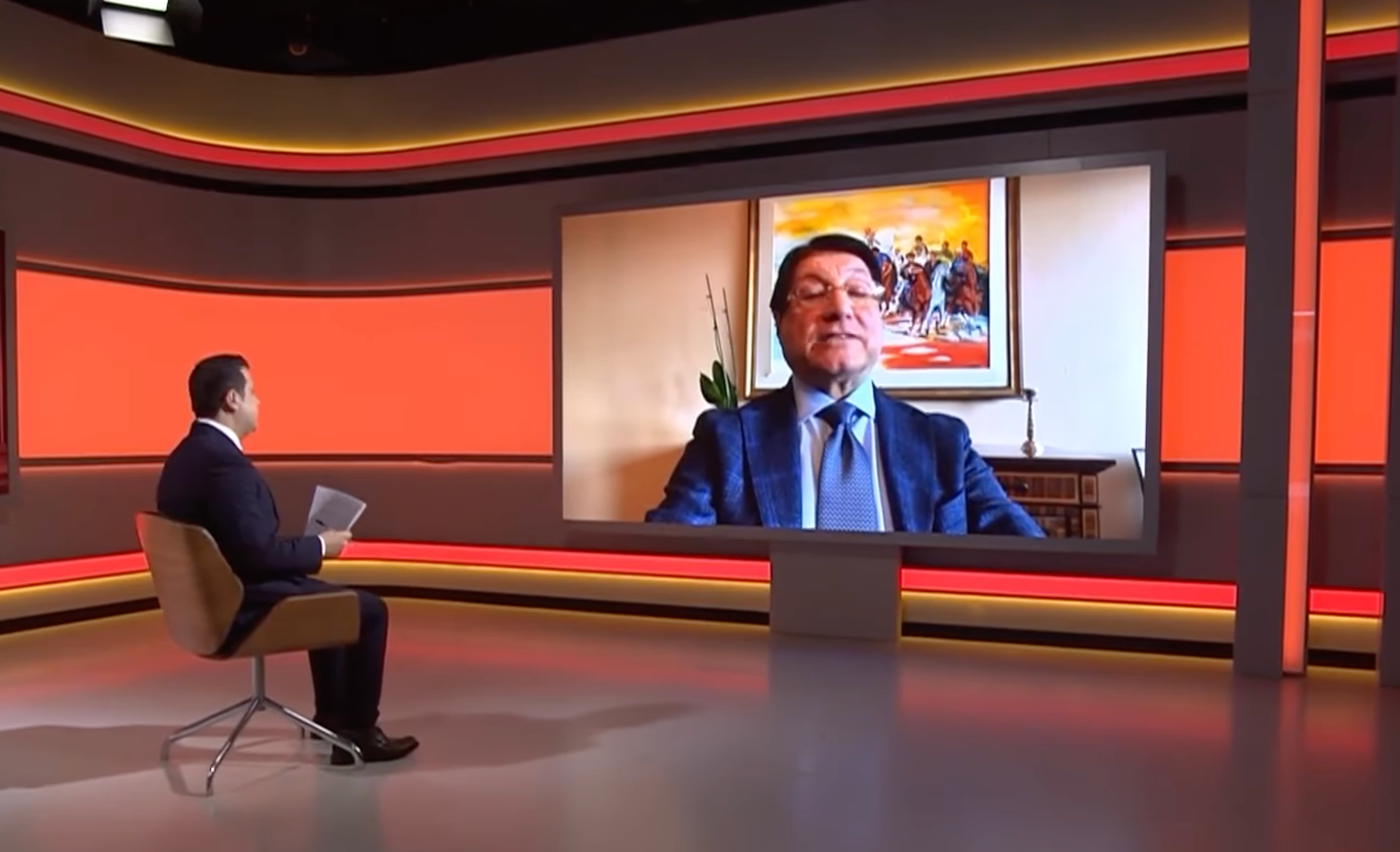 انورالحق احدي: د جمهوریت پرتله اوس د افغانستان اقتصاد چندان پرمختګ نه لري