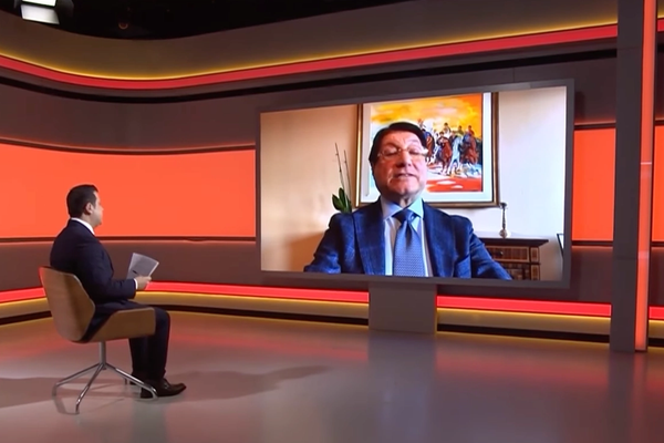 انورالحق احدي: د جمهوریت پرتله اوس د افغانستان اقتصاد چندان پرمختګ نه لري