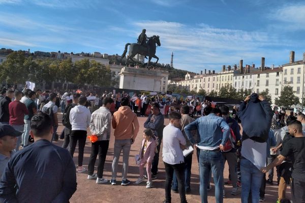 ادامه اعتراضات به کشتار هزارهها؛ روز یکشنبه افغانها در چندین شهر جهان تظاهرات کردند