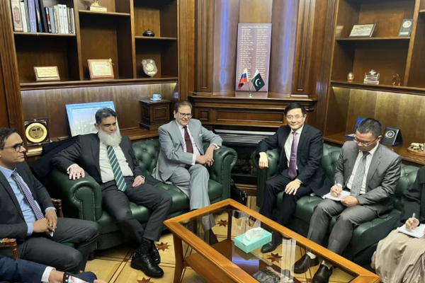 باكستان والصين تؤكدان على نهج منسق تجاه أفغانستان