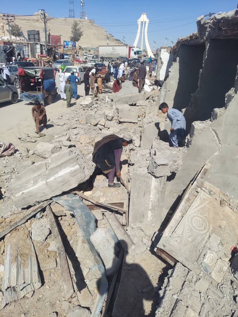 سرچينې: په زابل کې طالبانو د ولسي جرګې د مخکني غړي حمیدالله توخي دوکانونه په زور نړولي