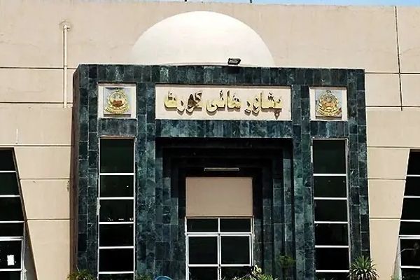 د پېښور سترې محکمې د یوې پاکستانۍ ښځې افغان مېړه د خوشې کېدو امر کړی