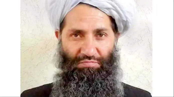 هبت‌الله: د علماوو د شرعي حکمونو په اطاعت ټول امت او امیران مکلف دي