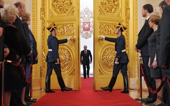 جاسوس سابق کگب: پوتین خود را خدا میداند