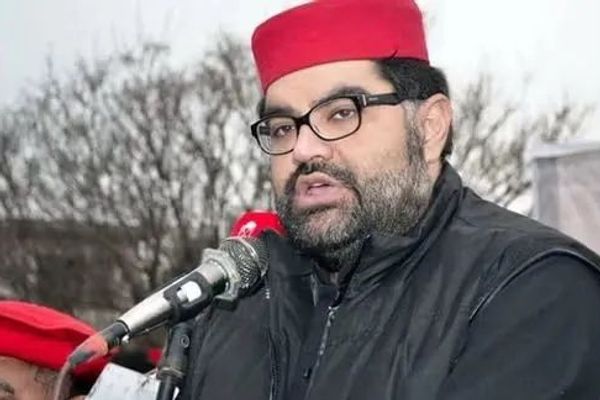 اېمل ولي خان: د پاکستان پر خاوره ډرون بریدونه شوي خو د پوځ مارشال خاموش دی
