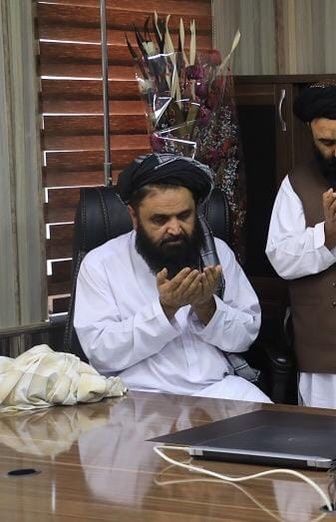 طالبانو ابوظبۍ ته د افغانستان سفارت لپاره نوی سرپرست لېږلی