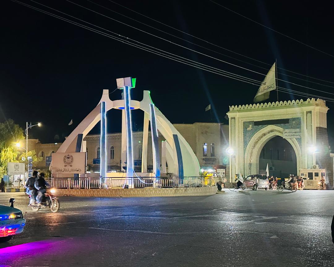 په کندهار کې د طالبانو د والي او د دغه ډلې د لوی مشر د عرض پاڼو دفتر