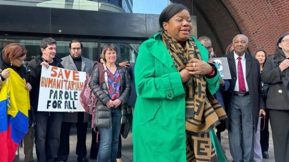 فدرالي قاضۍ: د ټرمپ د هغې پرېکړې مخه نیسم چې د ۴ هېوادو د وګړو لنډمهاله اقامت پای ته رسوي