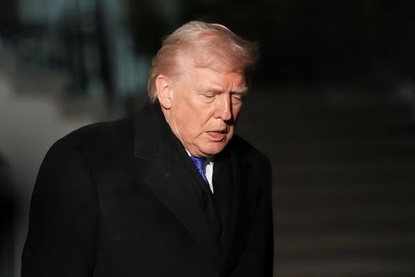 ټرمپ: یو خورا لوی سمندري ځواک د ایران په لور د حرکت په حال کې دی