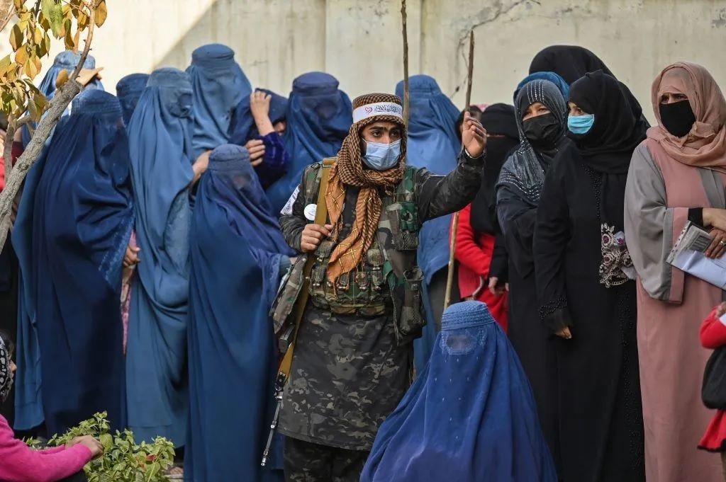 د بشري حقونو څار بنسټ: د طالبانو د فرمانونو په پلي کولو کې د چارواکو ترمنځ اختلاف شته