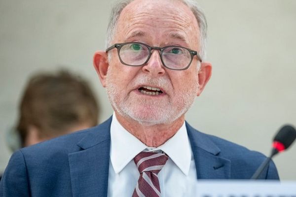 ریچارډ بېنېټ: د یوه کس له امله ټولو افغانانو ته سزا ورکول ناانصافي ده