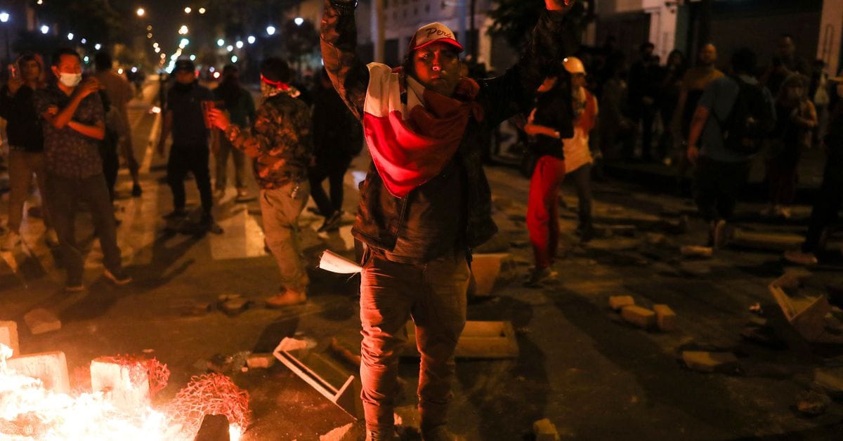 اعتراضات با خواست برگزاری انتخابات سراسری در پرو به خشونت کشیده شد 