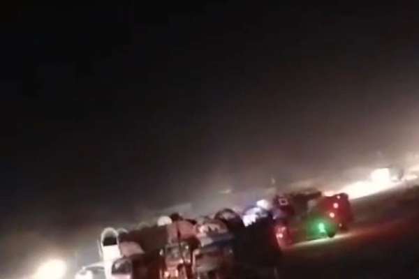 له نږدې یوه ساعت راهیسې په سپين بولدک کې د افغان طالبانو او پاکستان تر منځ جګړه روانه ده