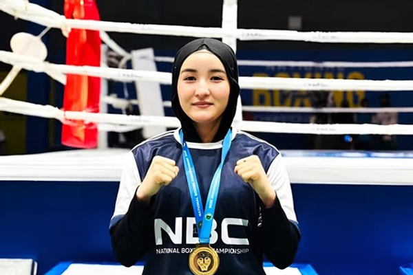 افغان سوک وهونکې فرشته خاني د سرو زرو یو بل مډال وګاټه