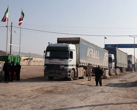 مسؤول إيراني يطالب بمضاعفة صادرات السلع إلى أفغانستان بعد استمرار إغلاق الحدود الباكستانية