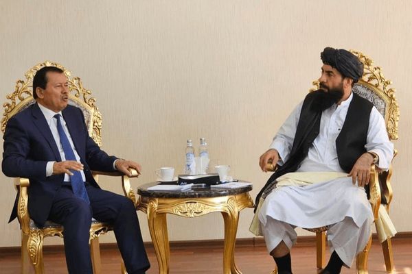 زيارة مبعوث زعيم طالبان إلى طاجيكستان.. من تطبيع العلاقات إلى إنذار لجبهة المقاومة