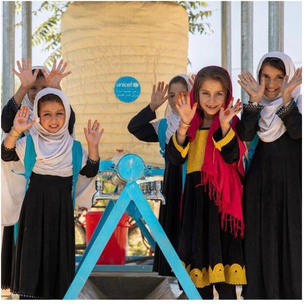 یونیسف: په ۲۰۲۵ کال کې ۲،۱ میلیون افغانانو پاکو اوبو ته لاسرسی موندلی