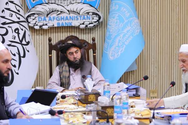 طالبان: افغانۍ د نړیوالو اقتصادي کړکېچونو سربېره خپل ارزښت ثابت ساتلی