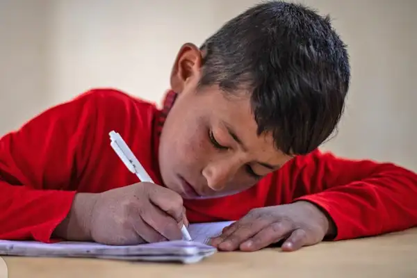 اغاخان بنسټ په افغانستان کې د ۲۵ مېلیون ډالرو په ارزښت ښوونیز پروګرام پیل کړی