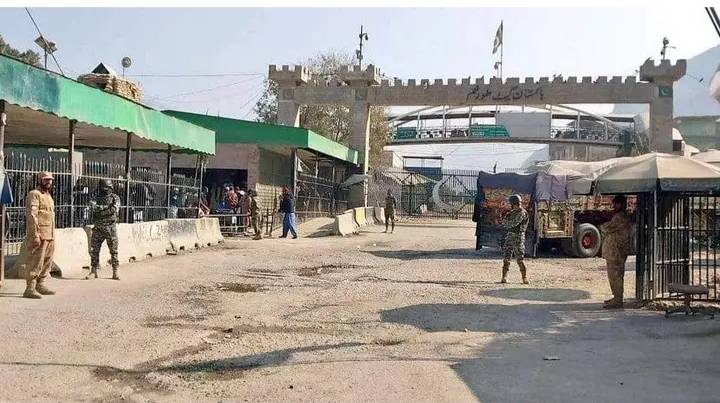 له پاکستان څخه اېستل کېدونکې افغان کورنۍ خپلې جونګړې هم ورانوي