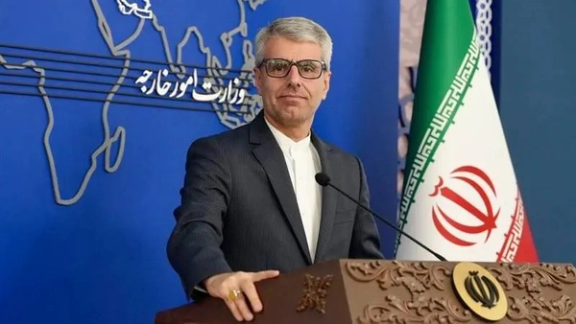 د ایران د بهرنیو چارو وزارت ویاند: د ایران زندانونو کې پاموړ افغان بندیان دي