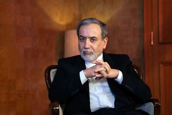 د ټرمپ څرګندونو ته د عراقچي غبرګون؛ د حاکمیت د نقض په صورت کې پوهېږو کوم ځای په نښه کړو