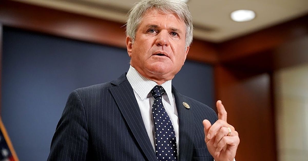 مایکل مکال سوءاستفاده طالبان از کمک‌های نقدی امریکا را غیرقابل قبول خواند