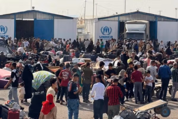 مهاجر افغان در ایران: «چهار سال است برای نجات خانوادهام درخواست کمک میکنم»
