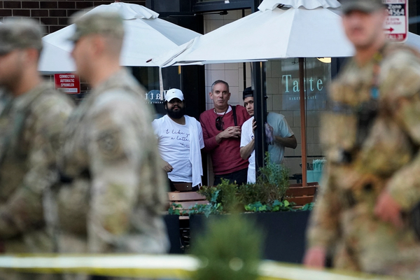 امریکا کې مېشتو افغانانو له واشنګټن نه غوښتي، چې د یوه کس کړنه دې په ټولو نه تپي