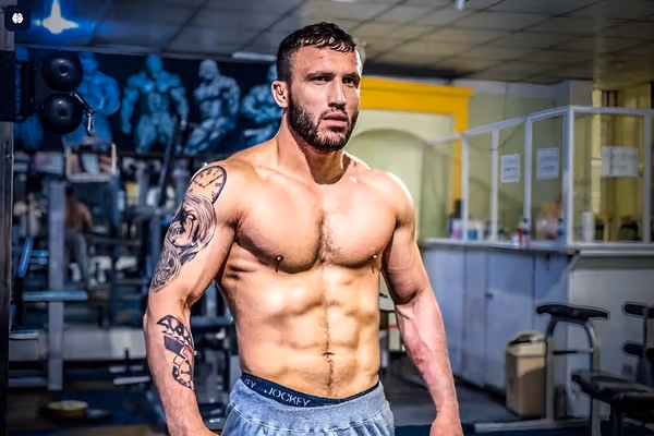 فرامرز محمد مبارز افغان، دو روز دیگر مقابل رایان کمپل از اسکاتلند مبارزه میکند