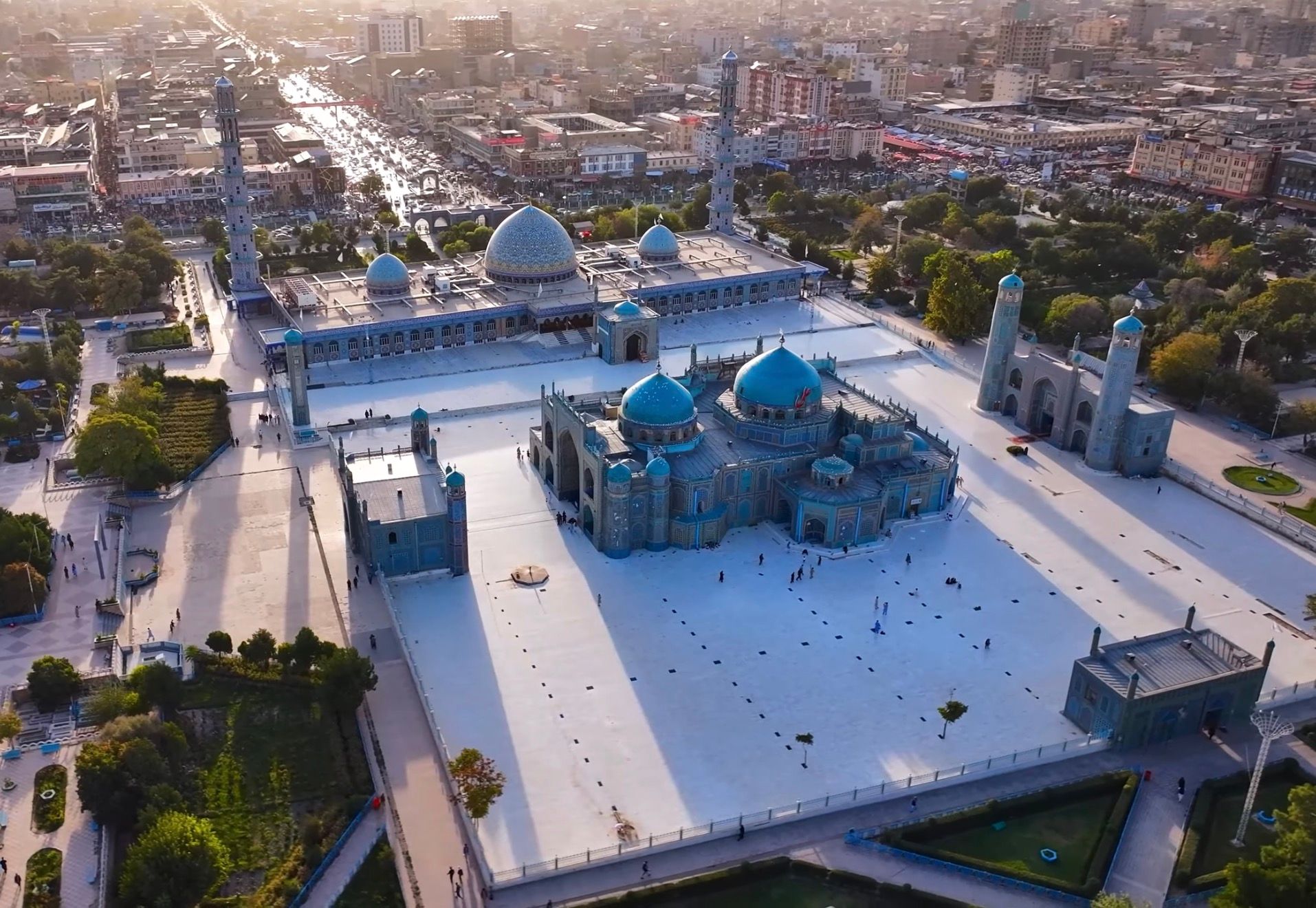 طالبان وایي په بلخ کې یې دوه چینایي وګړي مسلمانان کړي دي
