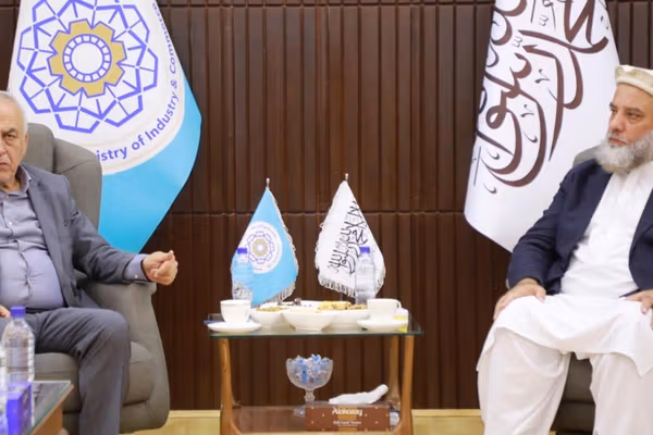 طالبان او د ایران سوداګریز پلاوی د اقتصادي اړیکو پر پراختیا غږېدلي