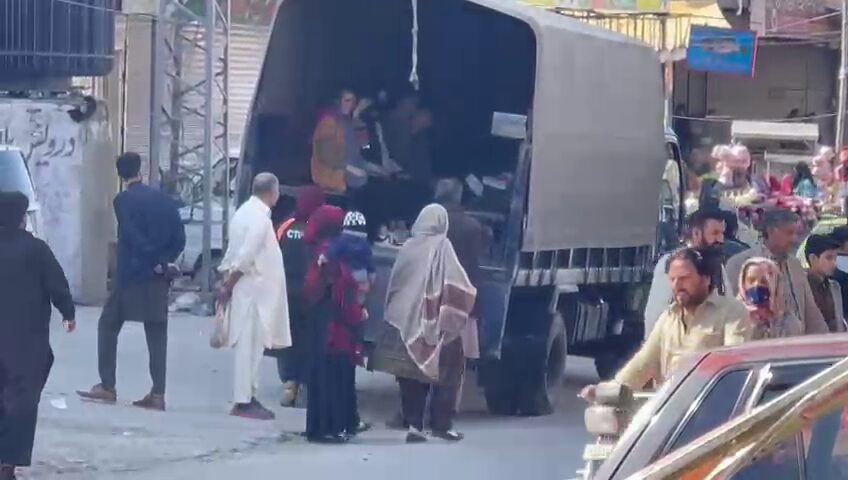 ملګري ملتونه: په تېرو څلورو میاشتو کې پاکستان تر ۱۳۰ زرو زیات افغانان نیولي