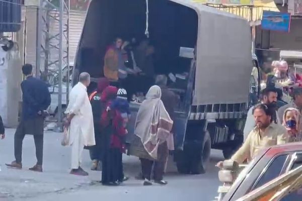 ملګري ملتونه: په تېرو څلورو میاشتو کې پاکستان تر ۱۳۰ زرو زیات افغانان نیولي