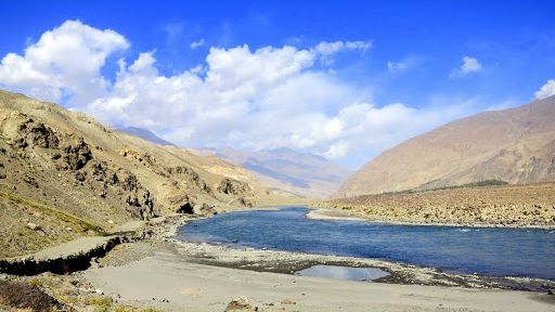 مقامهای طالبان در بدخشان: در اثر سقوط یک موتر به دریای آمو دو زن و دو کودک جان باختند