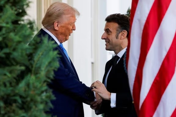 مکرون د خپلې مېرمنې په اړه د ټرمپ څرګندونو ته غبرګون وښود