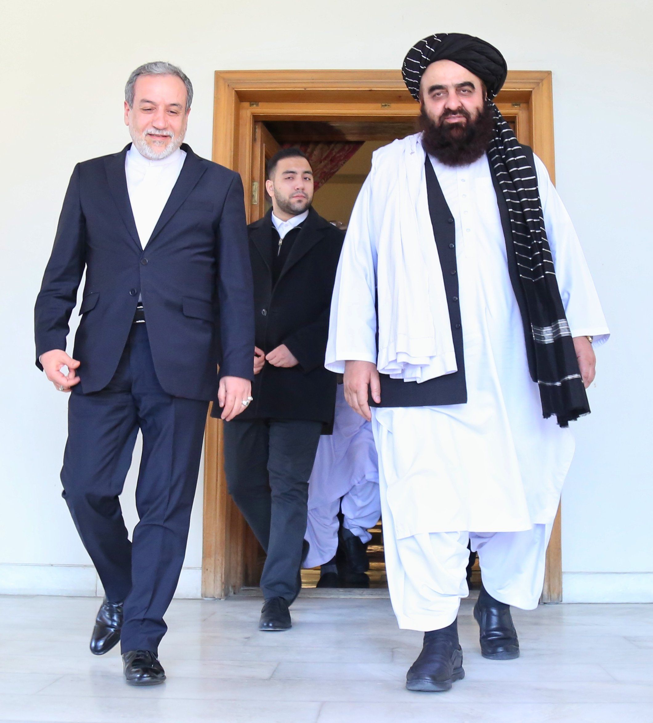 د ایران د بهرنیو چارو وزیر له متقي سره د پاکستان او طالبانو پر اړیکو خبرې کړې دي