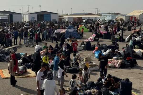 Over 1300 Iranian, Afghan Figures Call For End To Migrant Crackdown In Iran