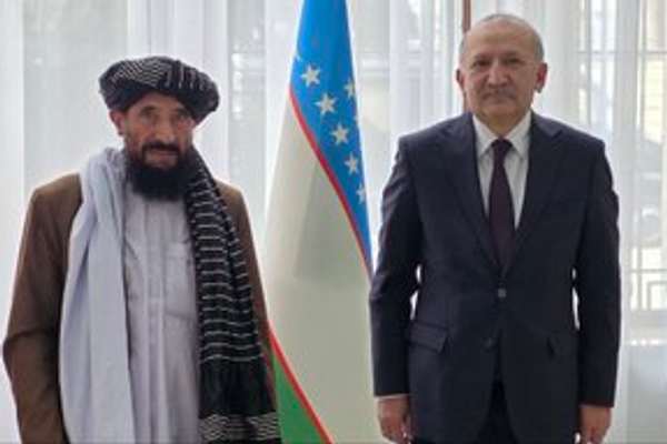د طالبانو او ازبکستان سفیران پر دوه اړخیزو اقتصادي اړیکو اړه غږېدلي